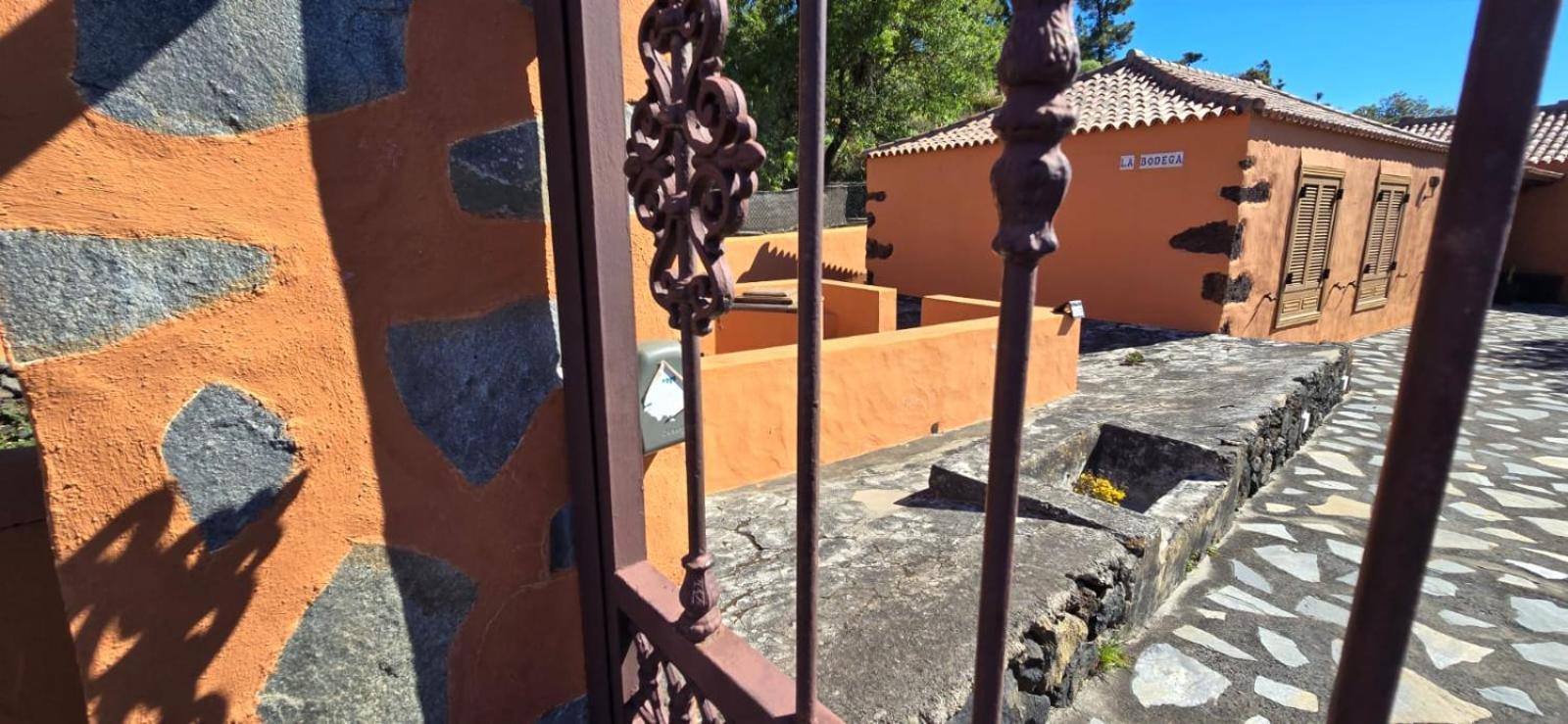 Vivienda Vacacional El Lagar, Bodega A フエンカリエンテ・デ・ラ・パルマ エクステリア 写真